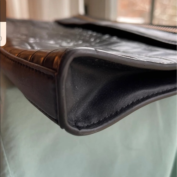 Issac Misrahi leather clutch with zipper embellishment - Picture 7 of 8